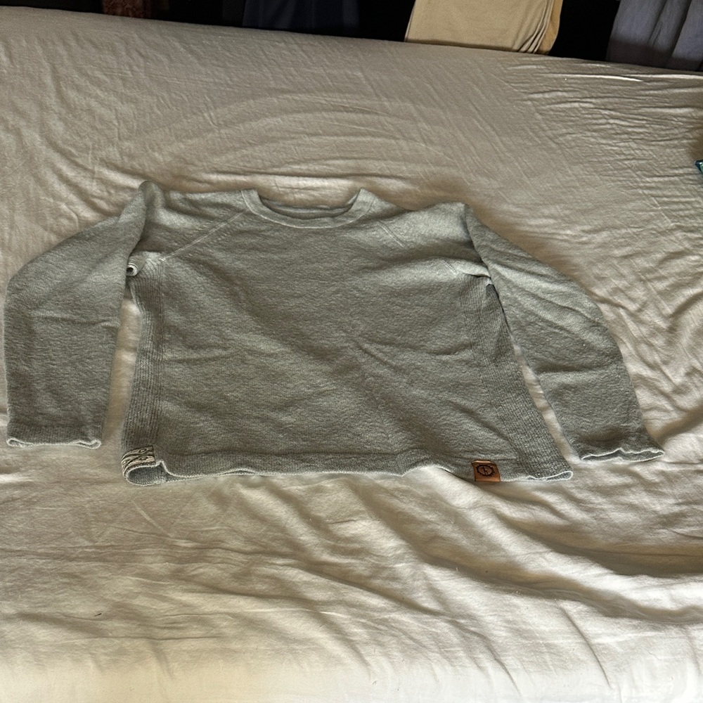 PAKA Light Green Long Sleeve Sweater SZ: SM